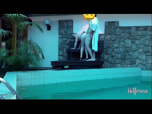 ❤️ Boss kutsub neiu basseini, kuid ei suutnud vastu panna kuumale Seksivideo at porn et.pornhills-com.ru ☑